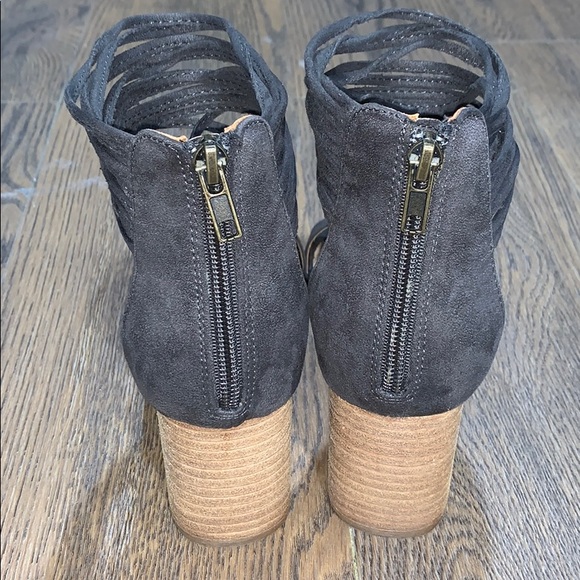 NIB Grey Lenna Sandals by Mi.iM - Picture 4 of 5